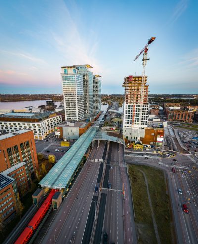 Kalasataman tornit ja Kauppakeskus Redi ilmasta kuvattuna